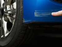 Cum să îndepărtați zgârieturile de pe mașină acasă - ghid complet pas cu pas