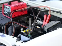 Redresoarele inteligente cu 3 trepte: ghidul complet pentru încărcarea bateriei auto