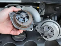 Când trebuie schimbată pompa de apă - semne de defecțiune și costuri