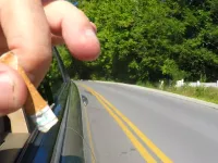 Ce amendă riști dacă arunci țigara pe geamul mașinii