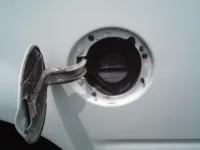 Skutki jazdy bez korka zbiornika paliwa - problemy i rozwiązania