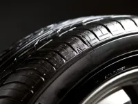 10 probleme critice de siguranță ale anvelopelor pe care orice șofer trebuie să le știe