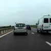 È consentito sorpassare a destra sull'autostrada?