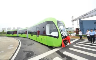 Trenul fara sine, lansat in China. Intre timp, noi ne chinuim sa nu sarim de pe ele