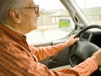 Aleșii caută modalități de retragere a permisului pentru șoferii în vârstă de 70 de ani, pe care îi consideră o amenințare pentru siguranța publică