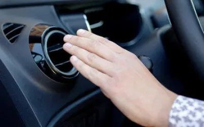 Come mantenere l'auto fresca in estate: 6 passi essenziali per un motore sano