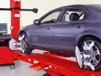 Neispravan ugao odstupanja točkovа – znakovi, uzroci i rešenja za vašu sigurnost