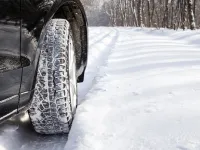 Zimske gume: kada ih montirati i zašto su važne