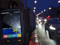 Este speculat in lege faptul ca ai voie sa depasesti limita de viteza cu maxim 10 km/h si NU iei amenda?