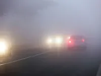 Șoferii nu știu asta, dar folosirea corectă a luminilor de întâlnire și a celor de ceață poate preveni accidente pe timp de ceață sau ploaie.