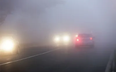 Șoferii nu știu asta, dar folosirea corectă a luminilor de întâlnire și a celor de ceață poate preveni accidente pe timp de ceață sau ploaie.