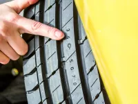 Șoferii nu știu asta, dar a verifica presiunea în pneuri o dată pe lună crește durata de viață a anvelopelor și eficiența combustibilului.