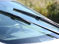 Tipuri de stergatoare de parbriz: ghidul complet pentru alegerea corecta