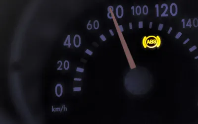 ABS warning light on – causes, risks, and what to do