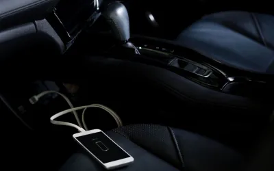 Ce accesorii poți adăuga mașinii tale pentru a îmbunătăți confortul și experiența de condus