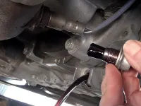 ¿Cuándo se debe cambiar el aceite de la caja de cambios?