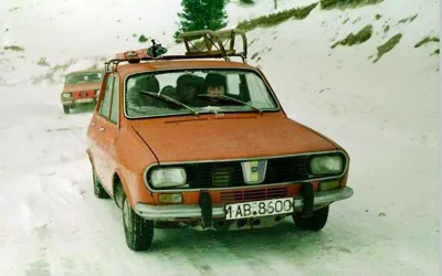 Cum reușeau conducătorii auto să conducă mașinile de acum 30-40 de ani pe ninsoare, fără ajutorul sistemelor electronice și fără a intra în panică?