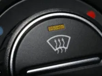 Inutilitatea TikTok-ului. VIDEO viral despre butonul secret, care NU e secret, care dezgheata parbrizul!