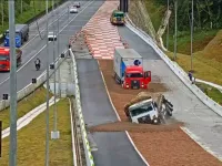 VIDEO: Invenție în Transporturi care Oprește Camioanele și Vehiculele fără Frâne