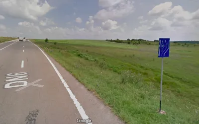 Daca mergi incet te dai pe dreapta sau ramai pe banda 2 in acest caz?