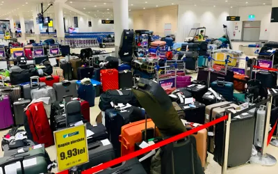 Mare grija. Teapa pe FB. Aeroportul Internațional Henri Coandă București vinde bagaje pierdute la 9,93 lei!