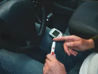 Poti conduce daca ai diabet? Ce riscuri apar.