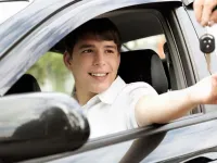 Numărul copiilor sub 18 ani care dețin permis de șofer a înregistrat o creștere semnificativă de 464% în decursul a zece ani