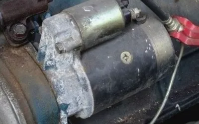 Localisation et remplacement du démarreur sur Volvo S40