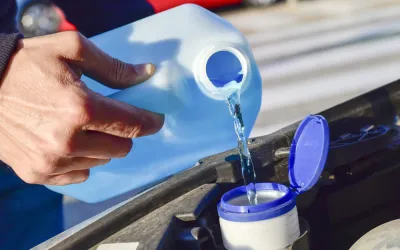 Zamrzavanje tečnosti za pranje vetrobranskog stakla — sve što treba da znaš