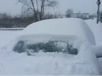 Ce sancțiuni se aplică șoferilor care conduc cu mașina acoperită de zăpadă sau cu geamurile murdare, inclusiv parbrizul, luneta și geamurile laterale